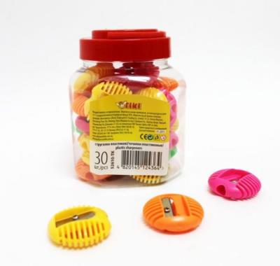 Точилка TK-52610 пластикова в банці (30/2700) (ТІКІ) (30/2700) Точилка TK-52610 пластикова в банці (30/2700) (ТІКІ) (30/2700)