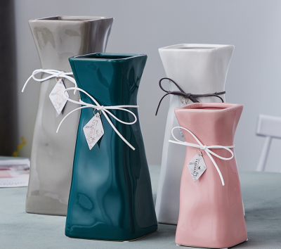 Ваза VIVA BLOOM / 18 см /в ас-ті (A060247) Ваза VIVA BLOOM / 18 см /в ас-ті (A060247)