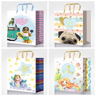 Пакет паперовий 26х32х12 см, дизайн GB-20247,GB-20248,GB-20249,GB-20250 (1/12) Пакет паперовий 26х32х12 см, дизайн GB-20247,GB-20248,GB-20249,GB-20250 (1/12)