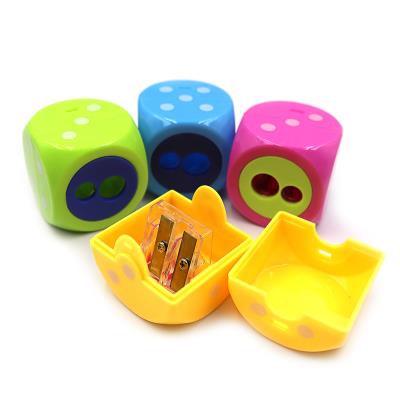 Точилка дитяча "Кості" 4 * 4 * 4 см, з контейнером, подвійна, Mix, 12шт/уп Точилка дитяча "Кості" 4 * 4 * 4 см, з контейнером, подвійна, Mix, 12шт/уп