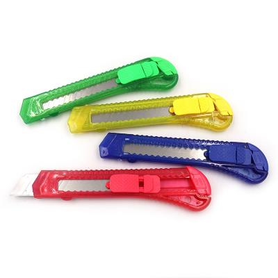 N2071 Ніж канцелярський 18мм на стрічці, mix4, 12шт / етик. N2071 Ніж канцелярський 18мм на стрічці, mix4, 12шт / етик.