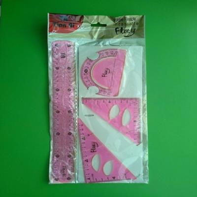 Набір 3 предмета кол.пласт.(лінійки з трафаретом) Набір 3 предмета кол.пласт.(лінійки з трафаретом)