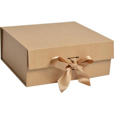 Подарункова картонна коробка 91013595 20*18*8см Подарункова картонна коробка 91013595 20*18*8см