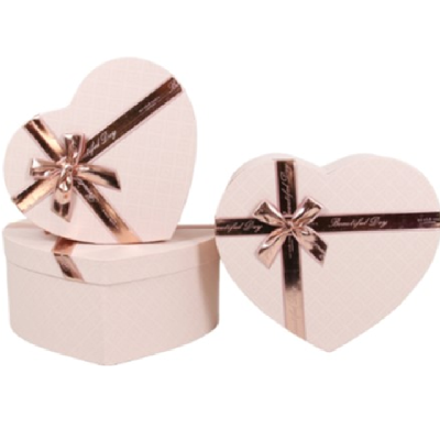 Подарункова коробка UFO 56321-242 PINK HEART №2 27x23x11 см Подарункова коробка UFO 56321-242 PINK HEART №2 27x23x11 см