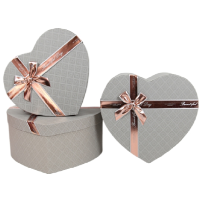 Подарункова коробка UFO 56321-244 SILVER HEART №3 31x27x13см Подарункова коробка UFO 56321-244 SILVER HEART №3 31x27x13см