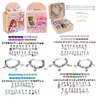 Набір аксесуари для дівчат арт. B4351 (20шт) типу пандора, у шкатулці, 3 браслети, 3 підвса на шию